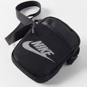 Nike Heritage Crossbody Bag
